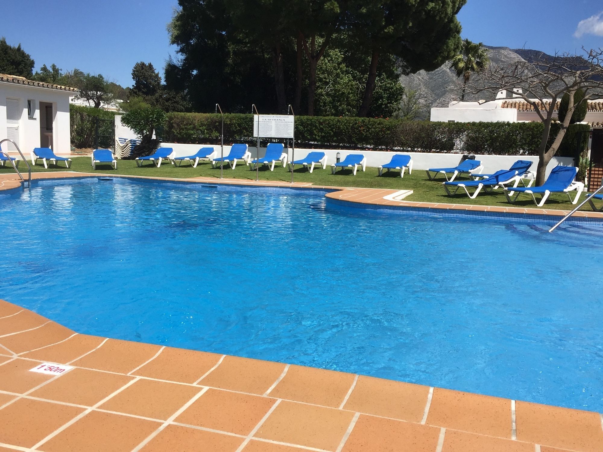 Amazing Front Line Golf Detached Villa Marbella
